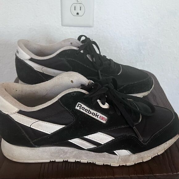Reebok Great Condition Mens 6.5 - Reebok Classic Nylon Shore - Black and White - Picture 2 of 5